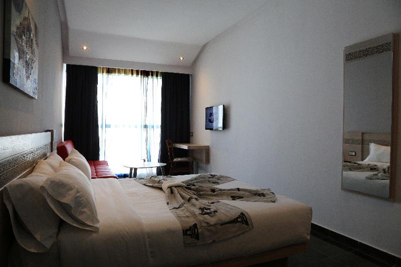 Hotel A44 Tétouan Esterno foto