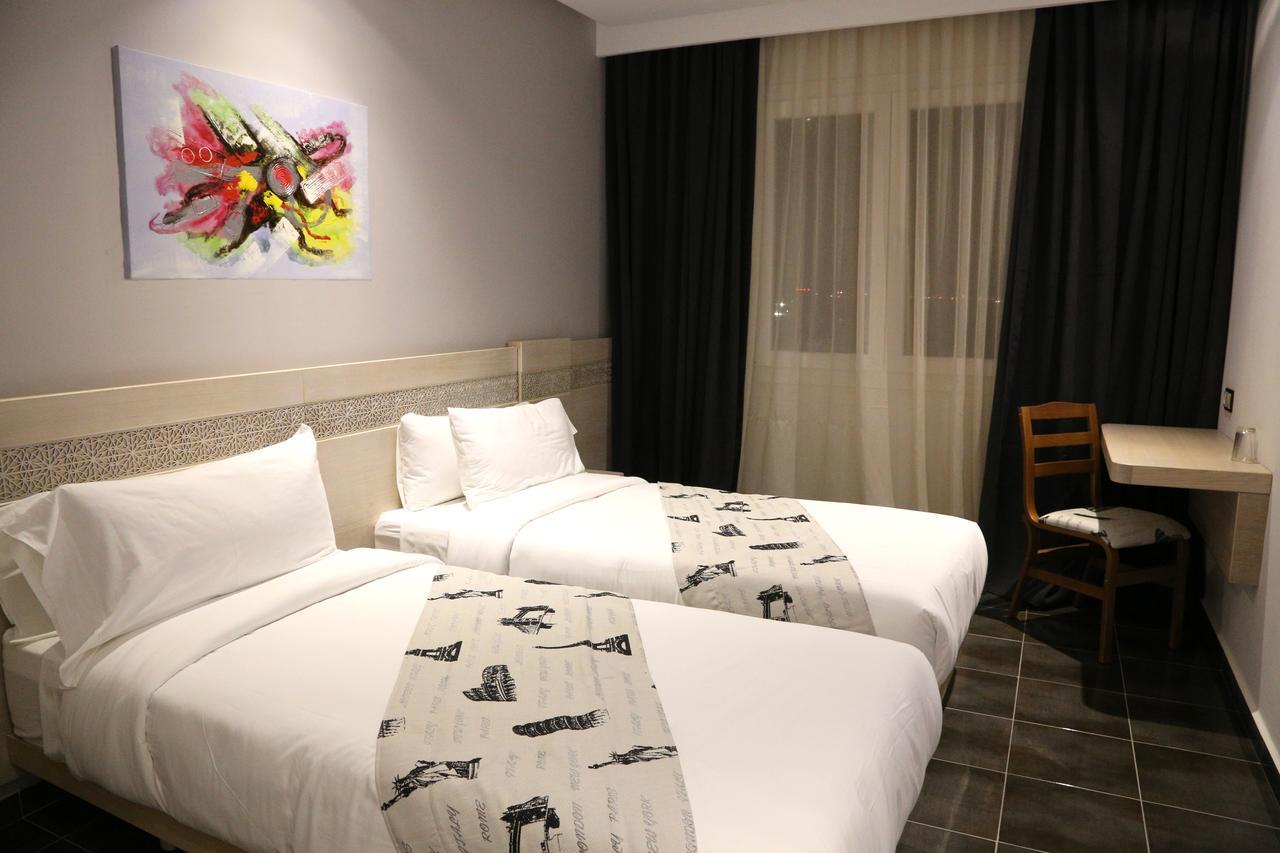 Hotel A44 Tétouan Esterno foto